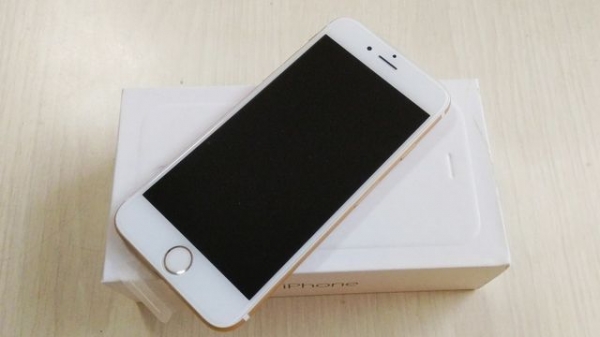 iPhone 6 64 gb สีทอง สภาพน้องๆ ของใหม่ ไร้ริ้วรอย กล่องอุปกรณ์ครบ