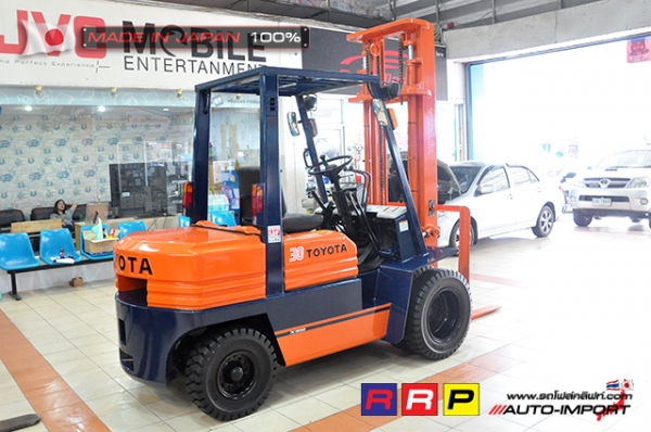 ขายรถโฟล์คลิฟท์มือสอง TOYOTA รุ่น 5FD30-13039 นำเข้าจากประเทศญี่ปุ่น 100\% ไม่เคยใช้งานในไทย