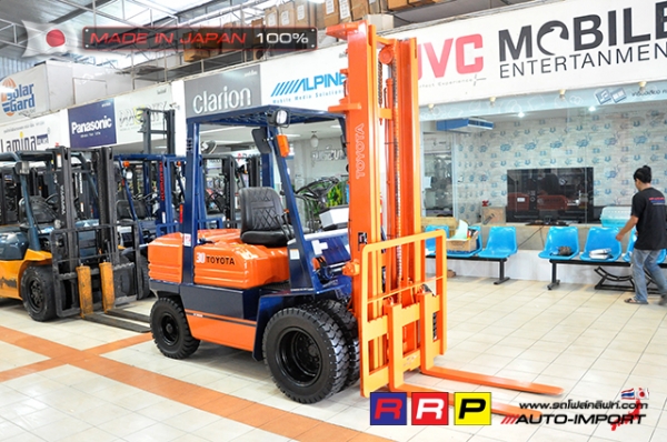 ขายรถโฟล์คลิฟท์มือสอง TOYOTA รุ่น 5FD30-13039 นำเข้าจากประเทศญี่ปุ่น 100\% ไม่เคยใช้งานในไทย