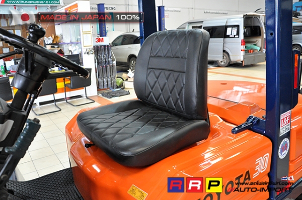 ขายรถโฟล์คลิฟท์มือสอง TOYOTA รุ่น 5FD30-13039 นำเข้าจากประเทศญี่ปุ่น 100\% ไม่เคยใช้งานในไทย