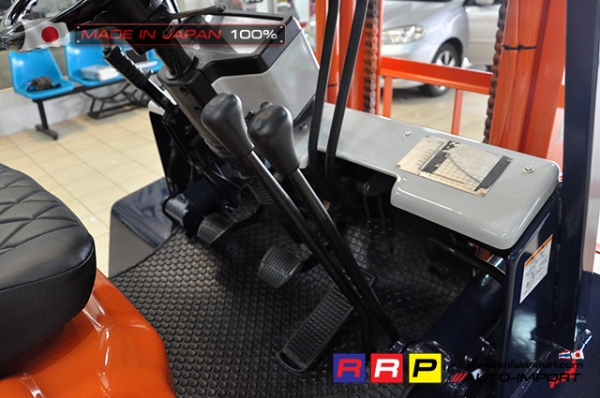 ขายรถโฟล์คลิฟท์มือสอง TOYOTA รุ่น 5FD30-13039 นำเข้าจากประเทศญี่ปุ่น 100\% ไม่เคยใช้งานในไทย