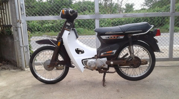ขาย Honda Super700 เล่มพร้อมโอนภาษีขาดเครื่องดีสีเดิมเหมาะไปเก็บอะไหล่สายเดิมไม่ควรพลาด