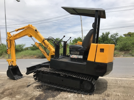 Yanmar yb30สภาพดีเก่าญี่ปุ่นมีใบอินวอยไม่เคยใช้ในไทย