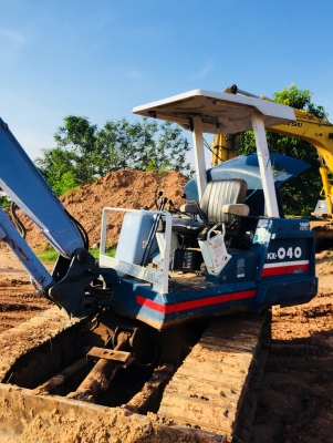 รถแบ็คโฮล pc40