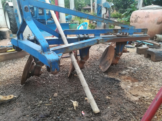 ขายผานสามรถไถฟอร์ดสภาพสวย ขายผานสามรถไถฟอร์ดสภาพสวย