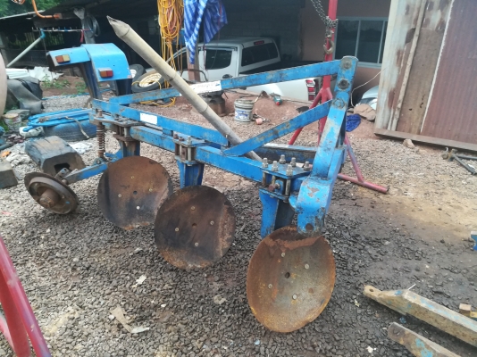 ขายผานสามรถไถฟอร์ดสภาพสวย