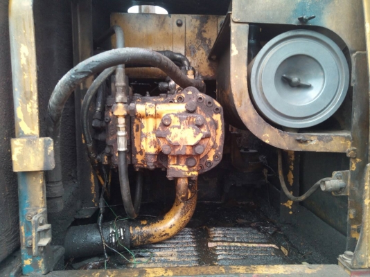 ขายรถแบคโฮ KOMATSU PC200-5 คอนโทนสั้น ไฟฟ้าเต็มเอกสารทะเบียน