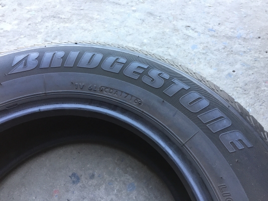 ยาง Bridgstone 205-70-15 ปี 16 ครบชุด 4 เส้น 4500 สวยๆไม่มีปะไม่บวมไม่กินข้างดอกยางเหลือเยอะเอาไปวิ่ ยาง Bridgstone 205-70-15 ปี 16 ครบชุด 4 เส้น 4500 สวยๆไม่มีปะไม่บวมไม่กินข้างดอกยางเหลือเยอะเอาไปวิ่