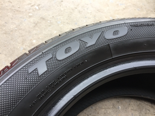 ยาง TOYO 195-55-15 ปี 14 ครบชุด 4 เส้น 2500 สวยๆไม่บวมไม่กินข้างดอกยางเหลือเยอะเอาไปวิ่งกันใด้อีกยาว