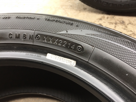 ยาง TOYO 195-55-15 ปี 14 ครบชุด 4 เส้น 2500 สวยๆไม่บวมไม่กินข้างดอกยางเหลือเยอะเอาไปวิ่งกันใด้อีกยาว