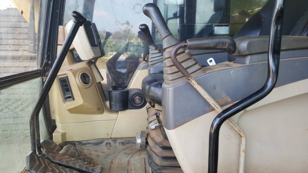 ขาย แบคโฮ CAT 320C เอกสารเล่มทะเบียนครบ เครื่องดี ปั้มดี ช่วงล่างเต็ม ไฟฟ้าครบ ขาย แบคโฮ CAT 320C เอกสารเล่มทะเบียนครบ เครื่องดี ปั้มดี ช่วงล่างเต็ม ไฟฟ้าครบ