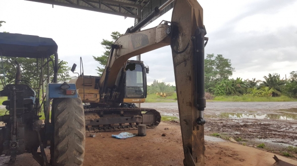 ขาย แบคโฮ CAT 320D เอกสารเล่มทะเบียนครบ รถใช้งานได้ปกติ ราคาต่อรองได้ครับ