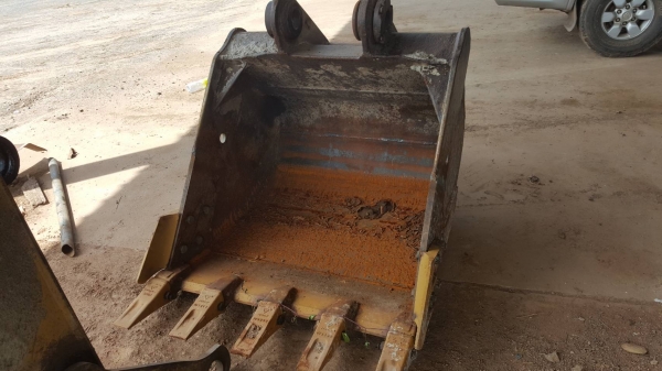 ขาย แบคโฮ CAT 320D เอกสารเล่มทะเบียนครบ รถใช้งานได้ปกติ ราคาต่อรองได้ครับ