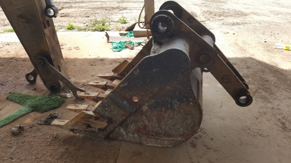 ขาย แบคโฮ CAT 320D เอกสารเล่มทะเบียนครบ รถใช้งานได้ปกติ ราคาต่อรองได้ครับ