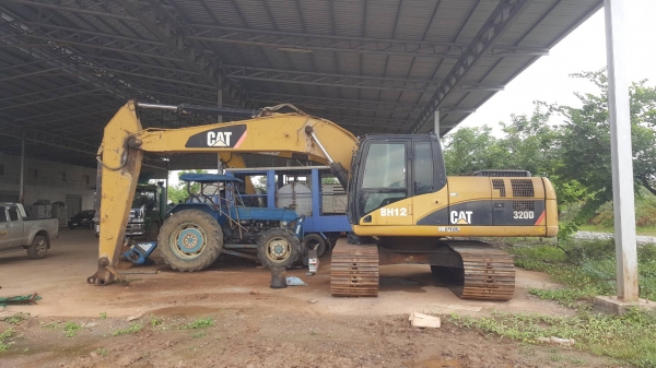 ขาย แบคโฮ CAT 320D เอกสารเล่มทะเบียนครบ รถใช้งานได้ปกติ ราคาต่อรองได้ครับ