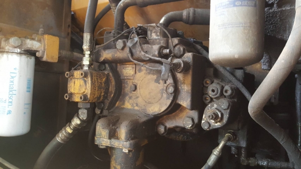 ขาย แบคโฮ CAT 320D เอกสารเล่มทะเบียนครบ รถใช้งานได้ปกติ ราคาต่อรองได้ครับ