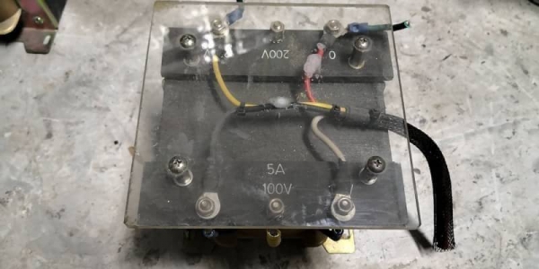600 บ.ส่งถึงบ้านฟรี โทร 083-2000058 LINE ID: line832923 หม้อแปลงไฟฟ้าจากไฟบ้าน 220 V. เป็นไฟญี่ปุ่น 