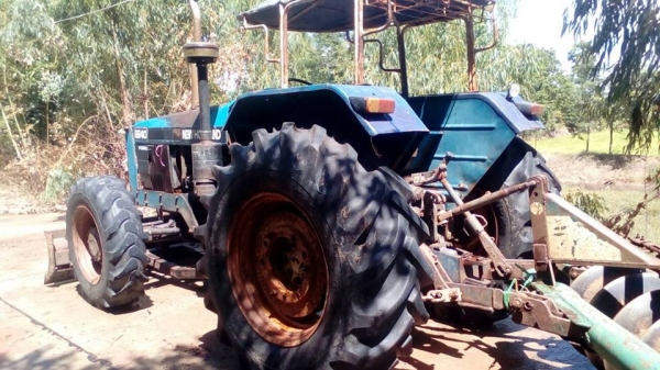 ขายรถไถNEWHOLLAND 6640 เอกสารทะเบียน 2เพลา ดันหน้า ผานหลัง ขายรถไถNEWHOLLAND 6640 เอกสารทะเบียน 2เพลา ดันหน้า ผานหลัง