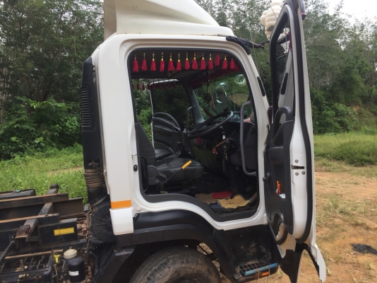 ขายดาวน์ทั้ง2คัน ISUZU 210 HINO175 รถปี60 10เดือน พร้อมลุยงาน สอบถาม 0872976734