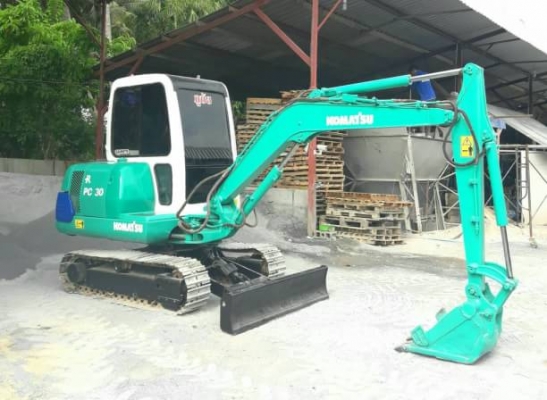 KOMATSU PC30-7 มีระบบหัวกระแทก รถสวย สภาพพร้อมใช้งาน เครื่องดี ทำงานดี ราคาคุยได้ 0872976734