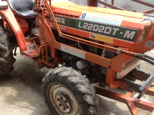 ขาย L2202DT-M 22เเรง (2เพลา) พร้อมใบดันดิน เครื่องดีมาก3สูบ เกียดีไฮดี ช่วงล่างแน่น