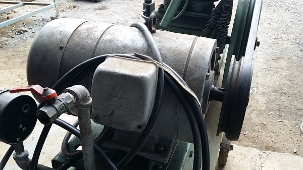 ปั้มลมญี่ปุ่น ฟูจิ 5 แรง ไฟบ้าน 220 Made in japan