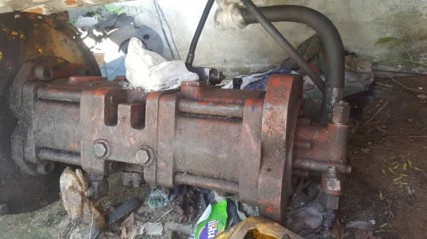 ขายด่วน แบ็คโคร IHI 200 เครื่องพัง ขายตามสภาพ สนใจสอบถาม 093 0764943  คุณ ตั้ม