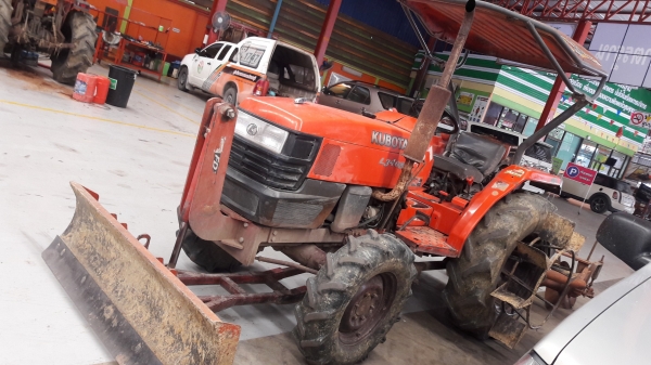 รถแทรกเตอร์มือสอง รถแทรกเตอร์มือสอง