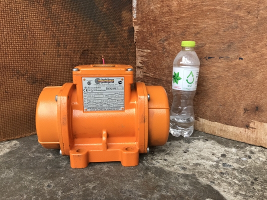 ขายมอเตอร์สั่น-เขย่า Itavibras made in Italy ขนาด 1/3HP. 380V สภาพสวยหมุนนิ่ม สั่นแรง พร้อมใช้งาน