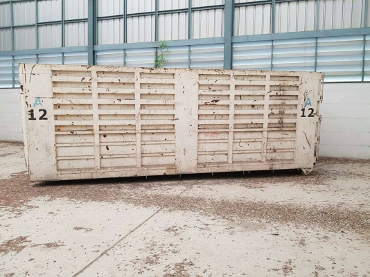 ขายกระบะเหล็ก ถอดจาก สิบล้อ  ยาว 6 ม. กว้าง 2.40ม. สูง 1.40 ม. ราคา  50,000  บาท