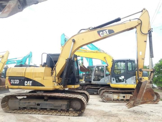 ขายจ้า..CATERPILLAR 312 V2  เก่าใน  สภาพดี  เอกสารเล่มทะเบียน..แทรคใหญ่  ใบ  70   เครื่องปั๊มดี..เดิมๆๆ  ใช้งานมา 7,XXX  ชั่วโมง...พร้อมใช้..โทร  089-3818694  จ๊อย