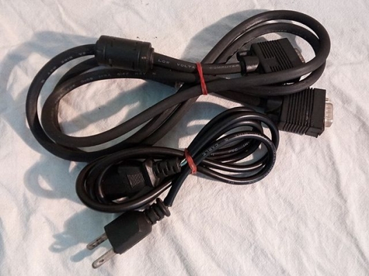 จอคอม LED HKC 18.5นิ้ว อุปกรณ์ครบ แถมสาย เปลี่ยนคอมเป็นทีวี