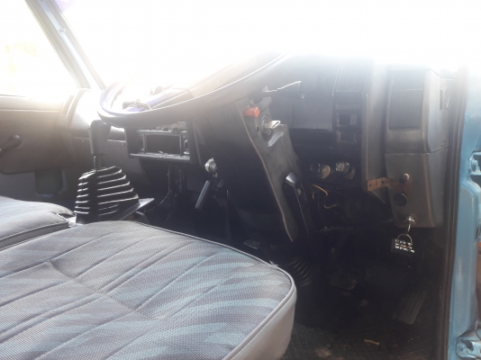 ขาย6ล้อ isuzu nkr110แรงม้า ปี36 (ขายแล้วคับไปอยู่กาฬสินธุ์แล้วคับ)เกียร์สั้น ยกหัวได้ พวงมาลัยพาวเวอ