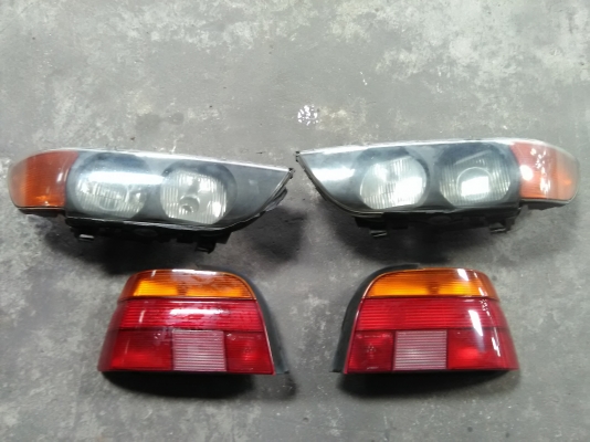 ประกาศขายชุดโคมไฟหน้า-หลัง มือ2 ของรถเก๋งยี่ห้อ BMW สภาพดี ราคาไม่แพง