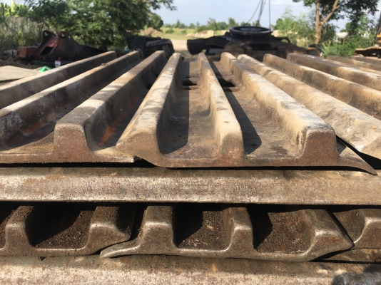 ขายใบแทรก HITACHI EX300H-3 ใบยาว80\%ใบละ900