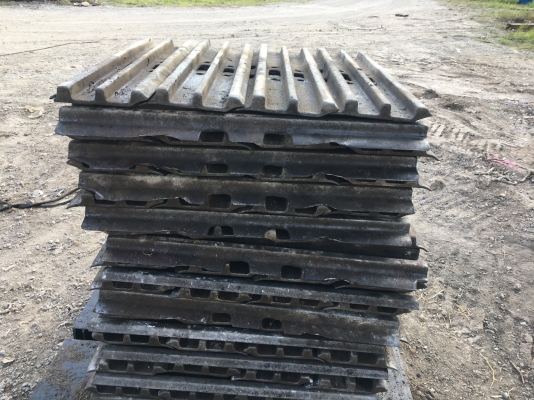 ขายใบแทรก HITACHI EX300H-3 ใบยาว80\%ใบละ900