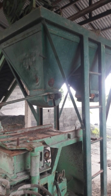 ขายยกชุด ขายเครื่องทำอิฐบล็อกแบบไฮโดรลิค อัด 4 ก้อน ขายยกชุด ขายเครื่องทำอิฐบล็อกแบบไฮโดรลิค อัด 4 ก้อน