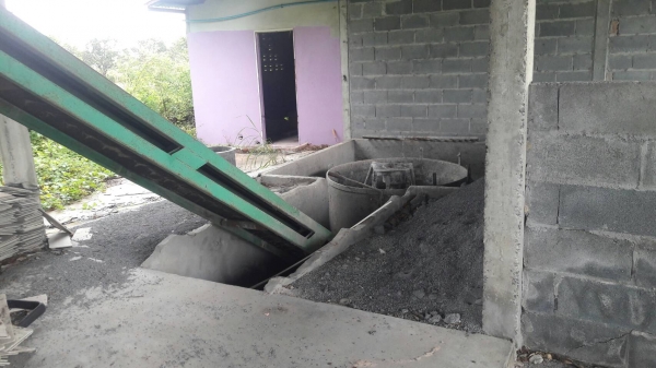 ขายยกชุด ขายเครื่องทำอิฐบล็อกแบบไฮโดรลิค อัด 4 ก้อน ขายยกชุด ขายเครื่องทำอิฐบล็อกแบบไฮโดรลิค อัด 4 ก้อน