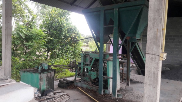 ขายยกชุด ขายเครื่องทำอิฐบล็อกแบบไฮโดรลิค อัด 4 ก้อน ขายยกชุด ขายเครื่องทำอิฐบล็อกแบบไฮโดรลิค อัด 4 ก้อน