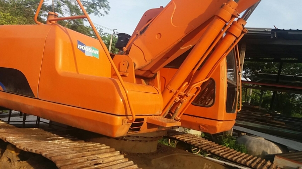 แบคโฮ DOOSAN 220LCV ไฟฟ้าตัด พร้อมใช้งาน แบคโฮ DOOSAN 220LCV ไฟฟ้าตัด พร้อมใช้งาน