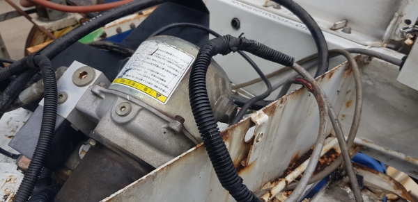 ฝาท้ายไฮดรอลิค 12 v รับน้ำหนักได้ 450 กิโล ฝาท้ายไฮดรอลิค 12 v รับน้ำหนักได้ 450 กิโล