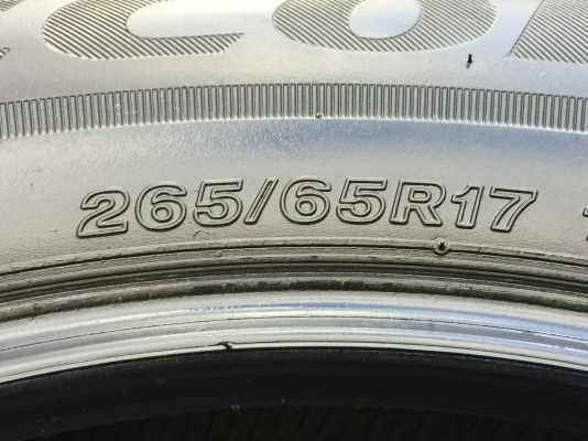 ยาง Bridgestone 265 65 17 ปี17 ดอกเต็ม ไม่มีปะ เนื้อนิ่มๆ ใช้ยาว ราคาไม่แพง