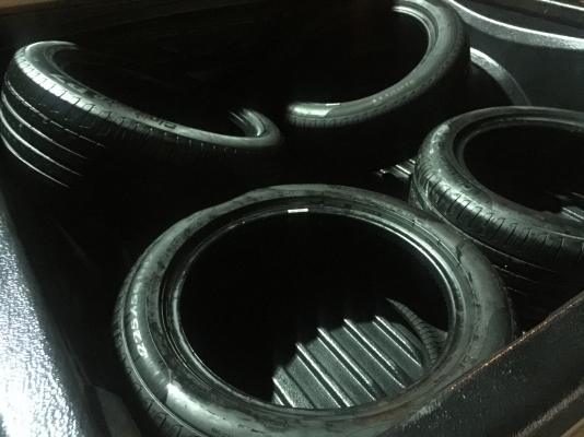 ยาง Pirelli 225 50 17 ปี17 ดอกเต็ม ไม่มีปะ ใช้ยาว ราคาไม่แพง
