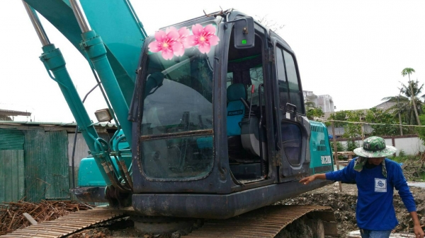 ขายรถแบคโฮ KOBELCO SK200-8 YN12 SUPER ไมล์ 7985 ชม.เอกสารเล่ม ราคา 1700000