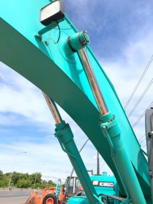 ขายรถขุด KOBELCO SK210LC MARK 8 ปี 2012 บูม 15 เมตร รถนอกนำเข้าเองจากญี่ปุ่น สภาพสวยพร้อมใช้ มีVDOการทำงานครับ