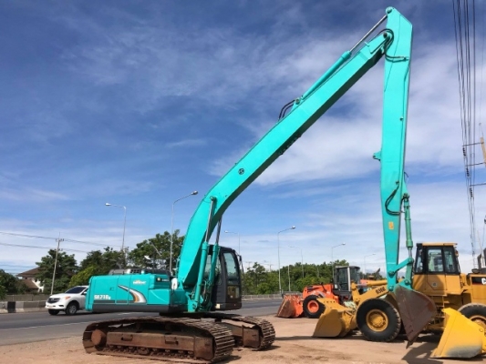 ขายรถขุด KOBELCO SK210LC MARK 8 ปี 2012 บูม 15 เมตร รถนอกนำเข้าเองจากญี่ปุ่น สภาพสวยพร้อมใช้ มีVDOการทำงานครับ