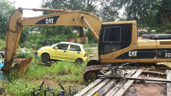ขาย 555,000 CAT 320 V2 เล่มทะเบียน ไฟฟ้าตัด เครื่องดี ปั้มแรง เอวแน่น ช่วงล่างแน่น รถพร้อมใช้ รถอยู่ นครสวรรค์ 064-191-1112