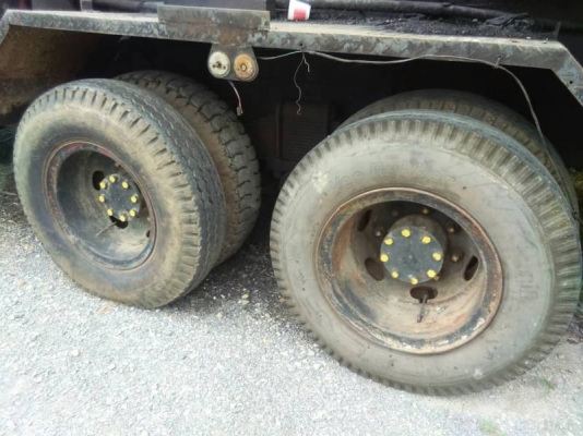 รถเครน NISSAN