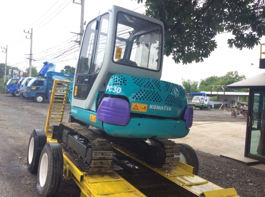 แบ็คโฮ PC30-7 เครื่องยนต์ 3 สูบเทอร์โว พร้อมเทนเลอร์ แบ็คโฮ PC30-7 เครื่องยนต์ 3 สูบเทอร์โว พร้อมเทนเลอร์