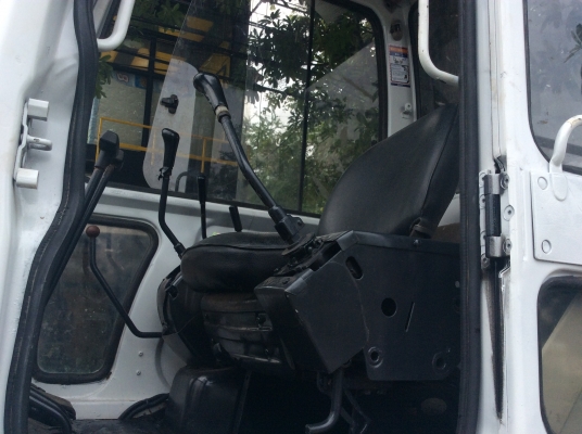 แบ็คโฮ PC30-7 เครื่องยนต์ 3 สูบเทอร์โว พร้อมเทนเลอร์ แบ็คโฮ PC30-7 เครื่องยนต์ 3 สูบเทอร์โว พร้อมเทนเลอร์